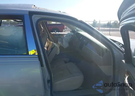 2007 Lincoln Town Car Designer Series z USA, uszkodzony, nr VIN 1LNHM83V17Y636463